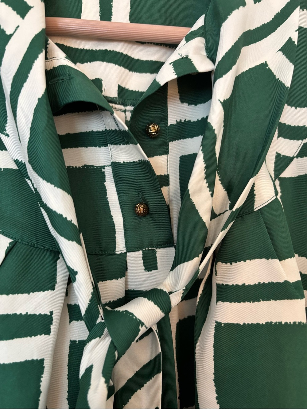 Banana Republic Green & White Grid Tie-Neck Short-Sleeve Blouse - Picture 3 of 5